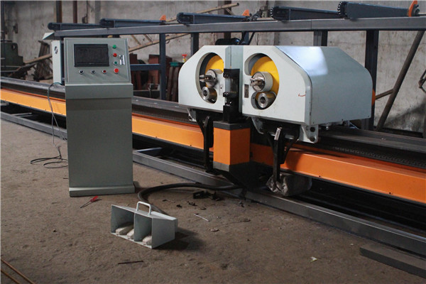 Piegatura verticale della staffa del tondo per cemento armato deformato, doppia testa di piegatura